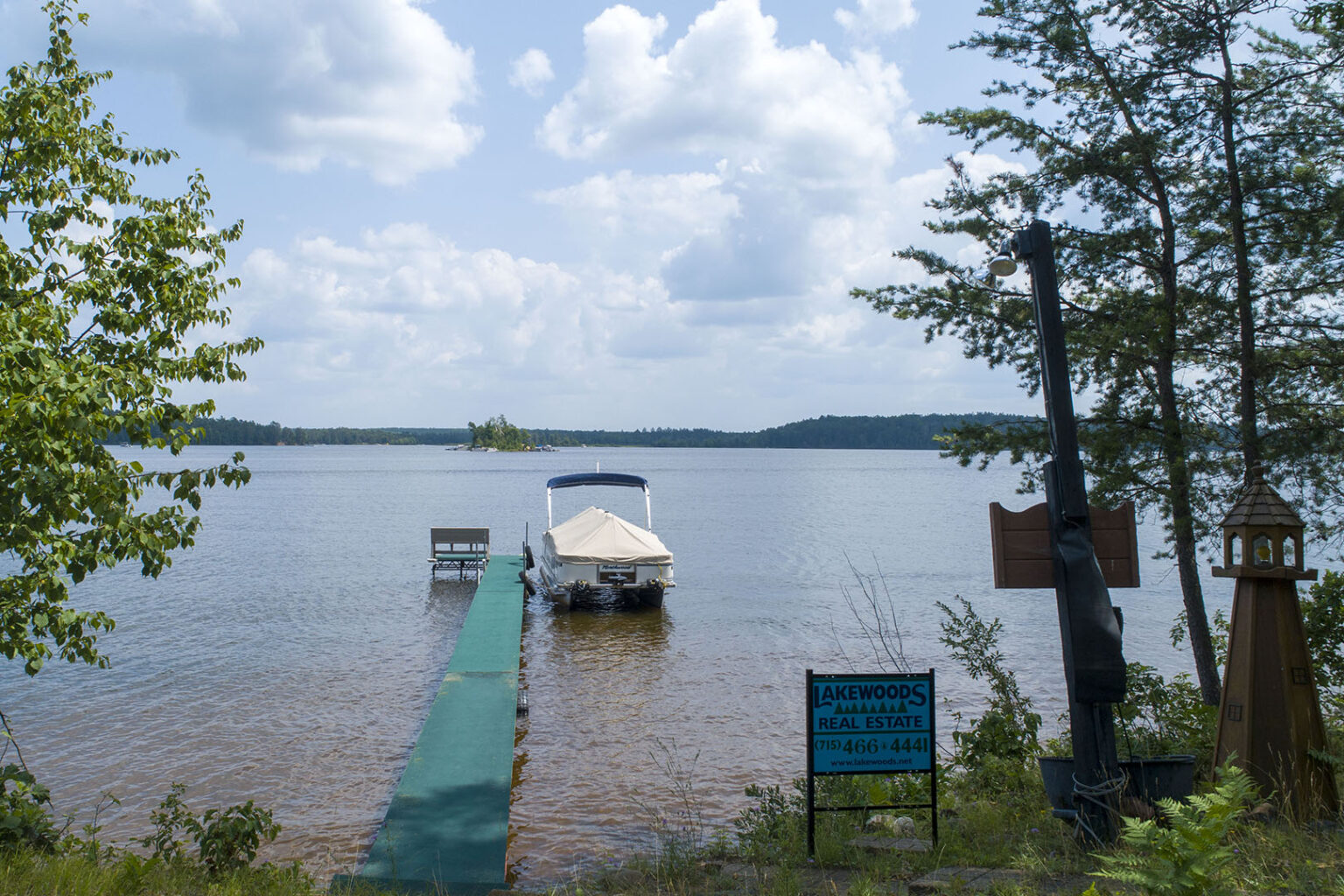 Three Level 4BR/3BA Home with 373 Feet of Frontage on the Minong Flowage